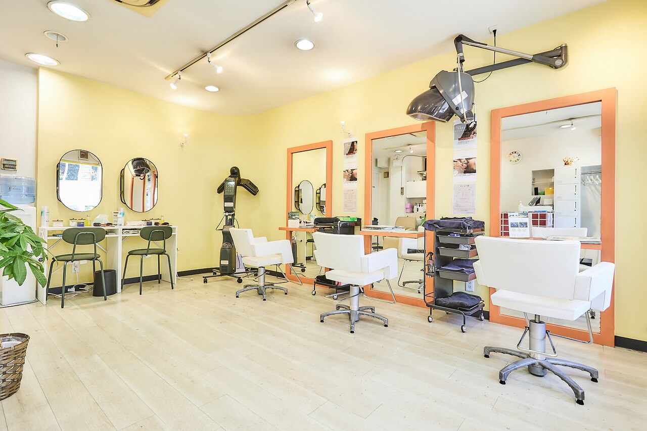 ヘアカラーdimple東高円寺店の店内。ホットペッパービューティー掲載写真